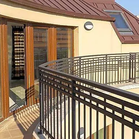 Отель Sea Star Central/sea Garden Luxury